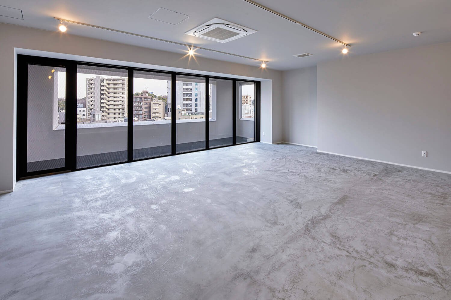 ▲PORTAL POINT Yoyogi-koen / シンプルな内装