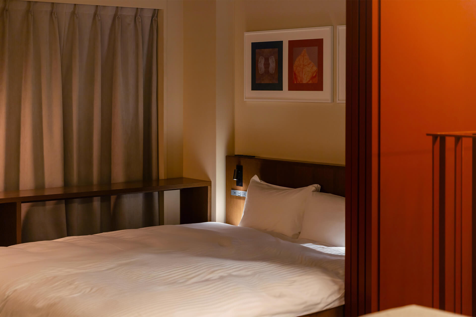 ▲SHIFT HOTEL / メゾネットタイプ 61㎡（寝室）