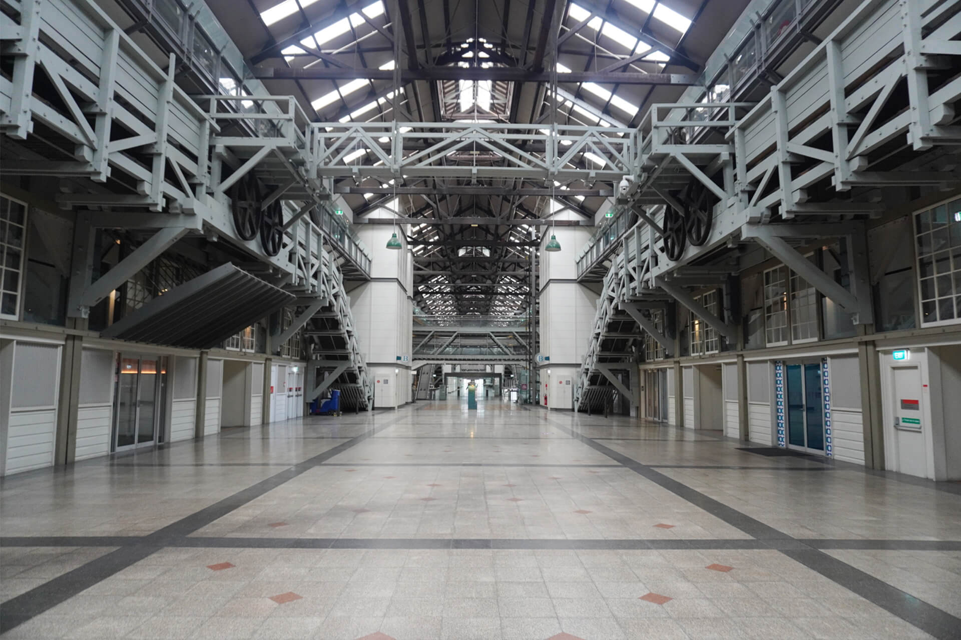 ▲オヴォロホテル / 開放感のある内観